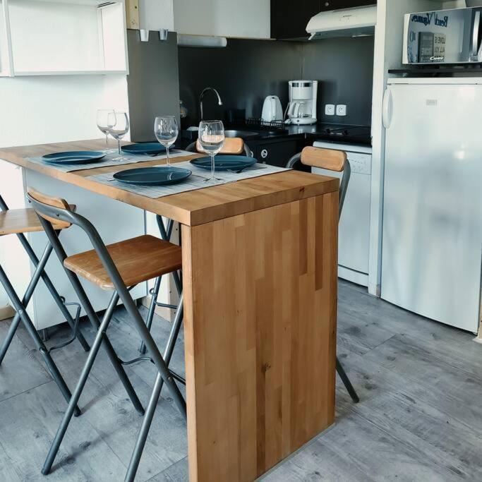 Appartement Dans Residence Avec Piscine ラ・ロンド・レ・モール エクステリア 写真